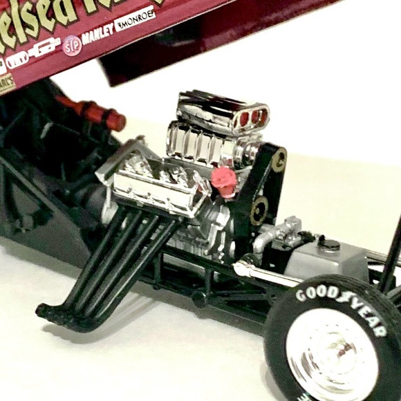 Kenny Bernstein NHRA 1:24 Scale Chelsea King #404 1979 Plymouth Arrow Funny Car - Picture 7 of 8